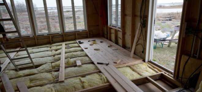 Установка пластикового окна в каркасном доме