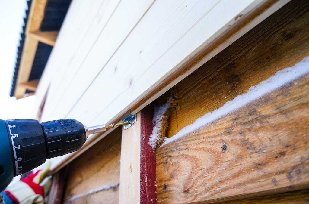 Монтаж имитации бруса