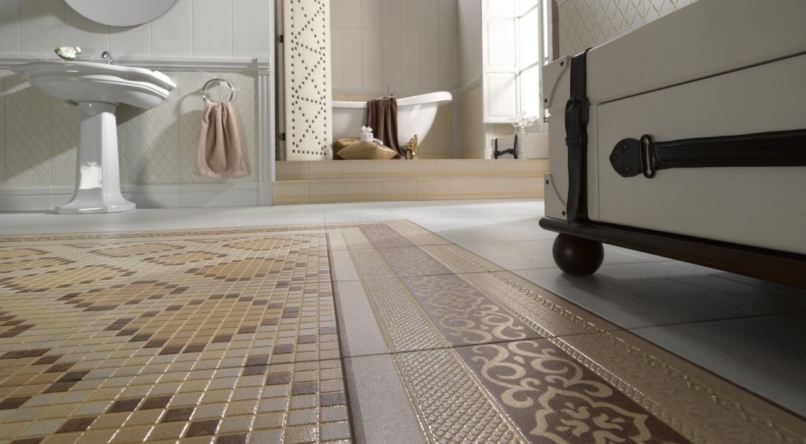 Плитка на полу